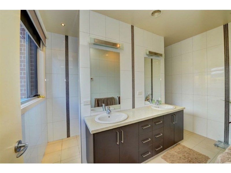 13 Belmar Crescent, Canadian VIC 3350