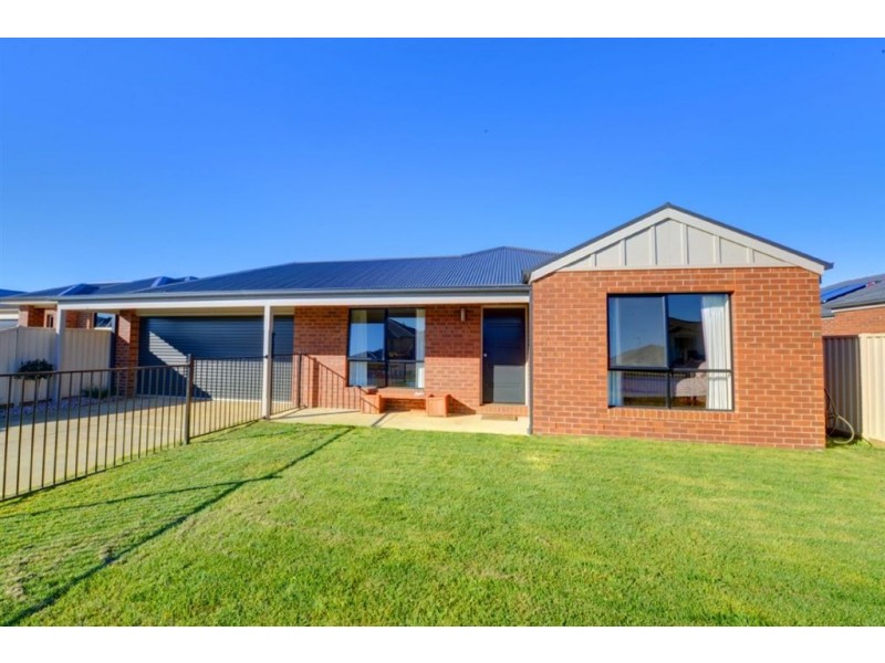 10 Ruby Close, Delacombe VIC 3356