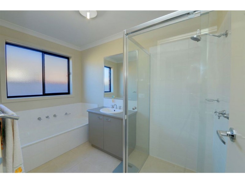 10 Ruby Close, Delacombe VIC 3356