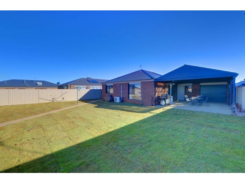 10 Ruby Close, Delacombe VIC 3356