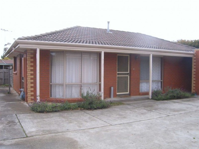 2/90 Learmonth Road, Ballarat VIC 3350