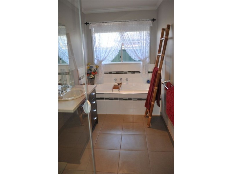 7 Coventry Street, Miners Rest VIC 3352