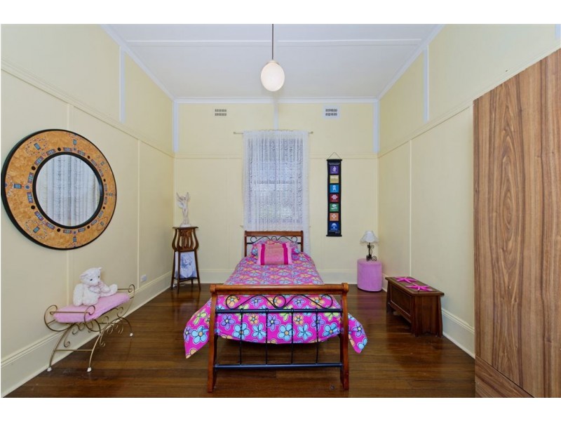 27 Macquarie Street, South Kempsey NSW 2440