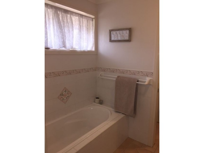 8 Miller Place, Wauchope NSW 2446