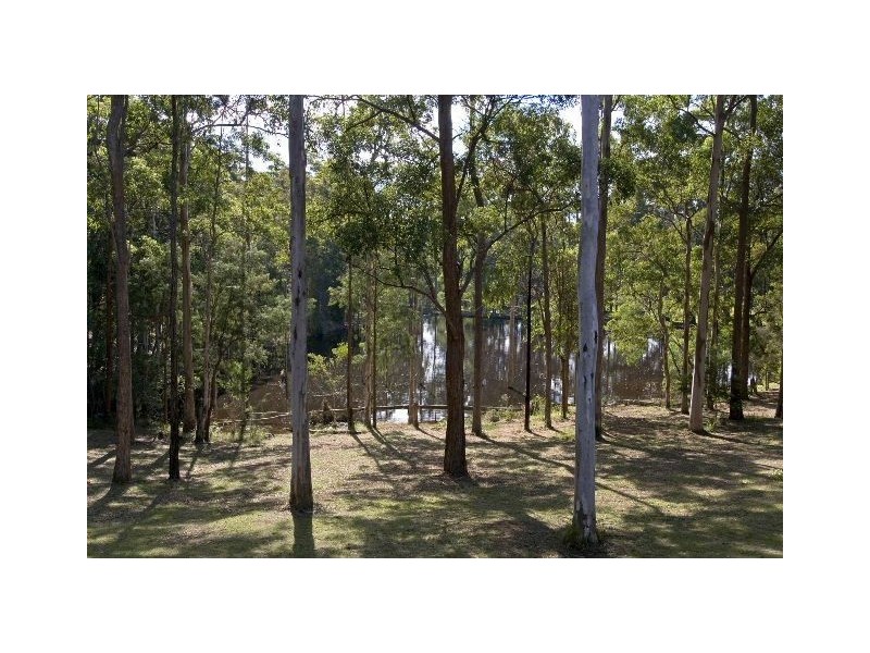 16 Tall Timbers, Lake Innes NSW 2446