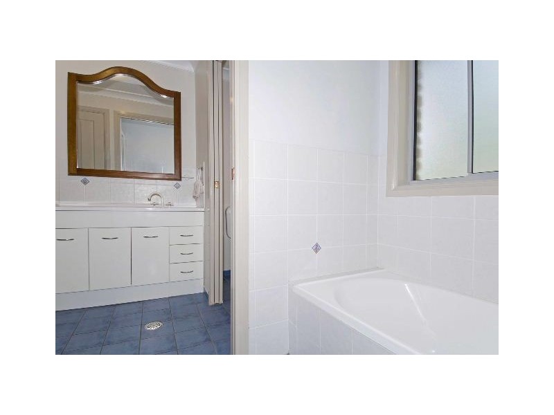 16 Tall Timbers, Lake Innes NSW 2446