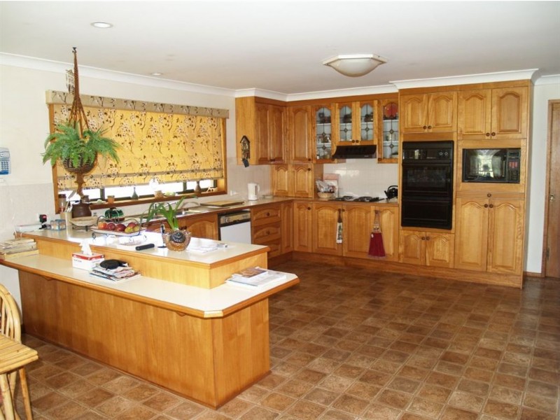 8 Sarahs Crescent, King Creek NSW 2446