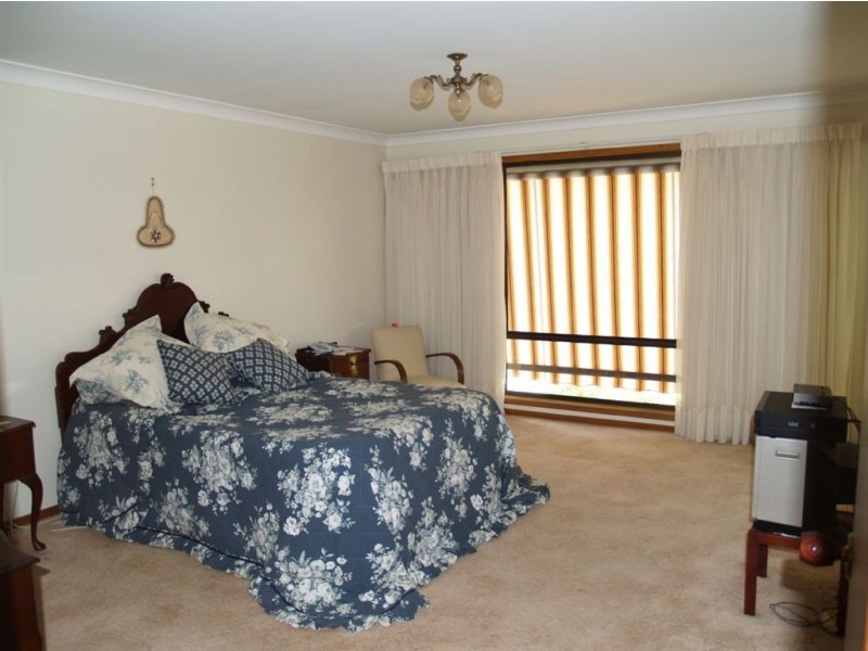 8 Sarahs Crescent, King Creek NSW 2446