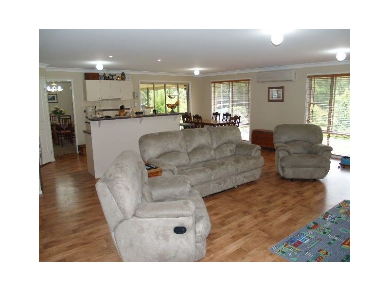 2 Resevoir Place, Wauchope NSW 2446