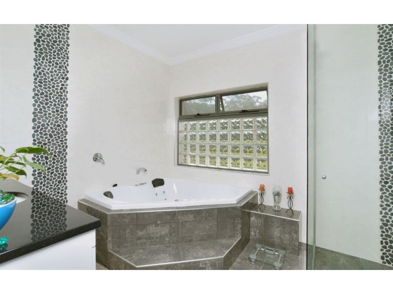 11 Tuscan Close, King Creek NSW 2446