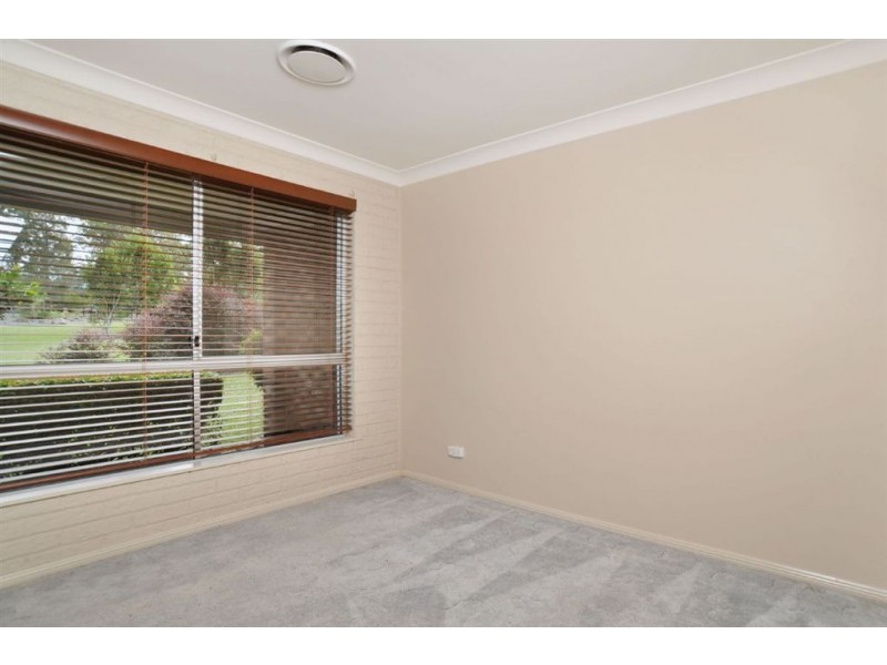 4 Warrew Crescent, King Creek NSW 2446