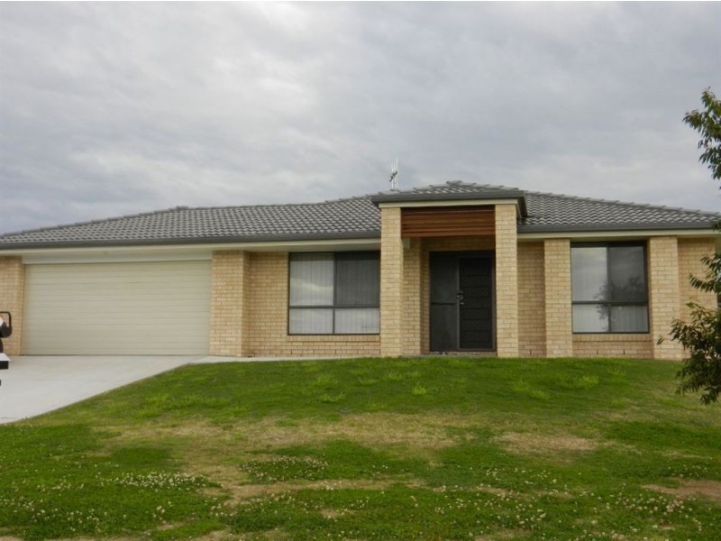 13 Crosslands Ave, Wauchope NSW 2446