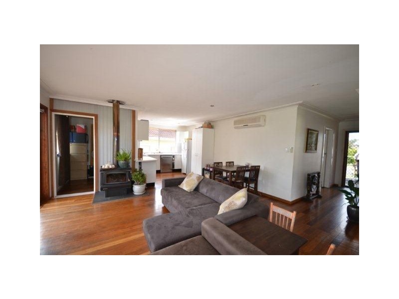 2C Azalea Ave, Wauchope NSW 2446