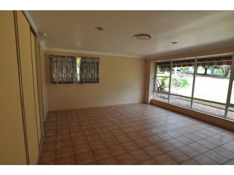 8 Narran Close, Wauchope NSW 2446