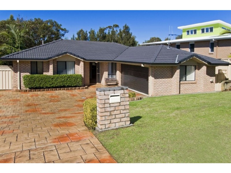 32 Bligh Place, Lake Cathie NSW 2445