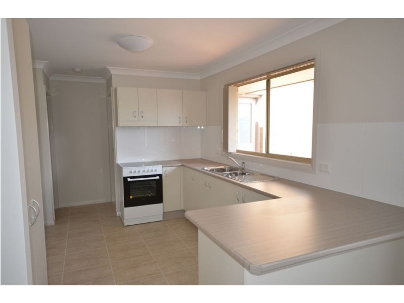 2/4 Nursery Lane, Wauchope NSW 2446