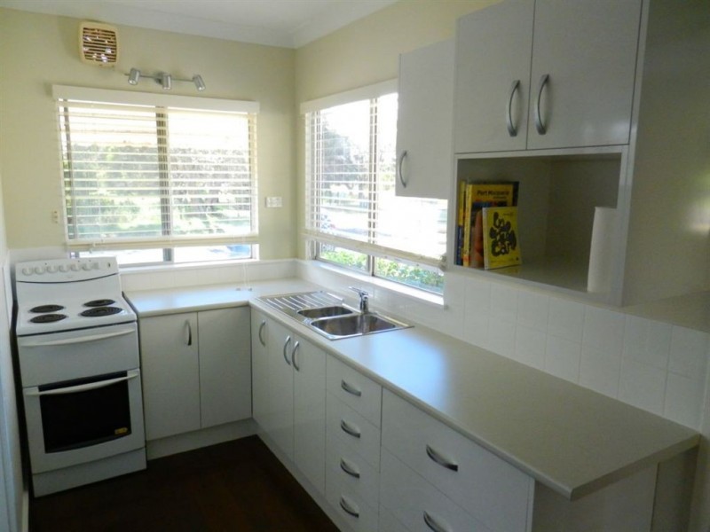 2 Dirah Street, Lake Cathie NSW 2445