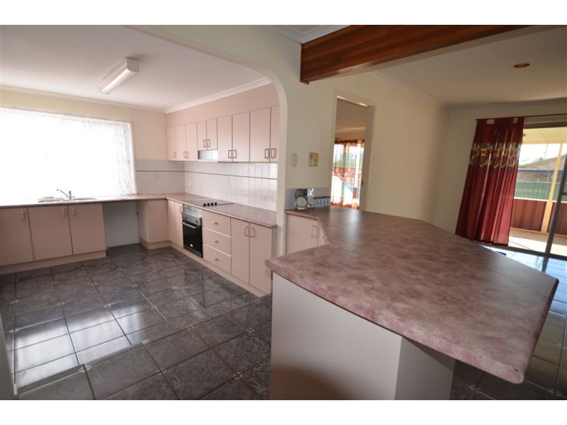 9 Marowin Place, Wauchope NSW 2446