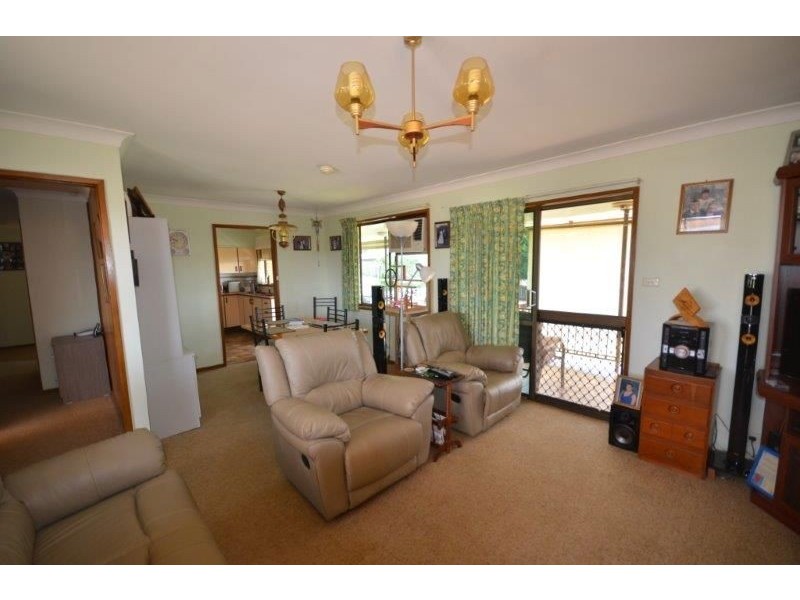 8 Azalea Ave, Wauchope NSW 2446