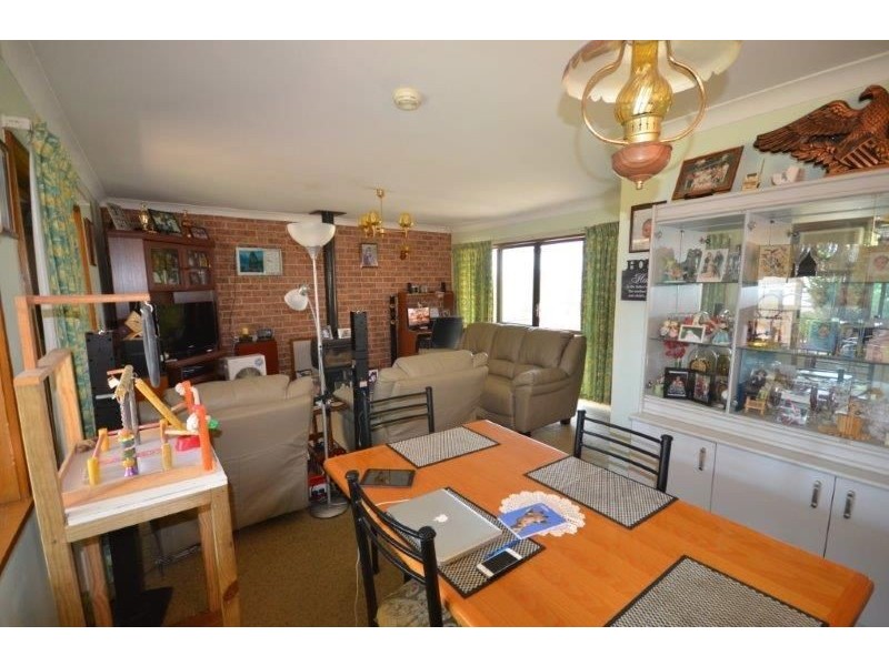 8 Azalea Ave, Wauchope NSW 2446