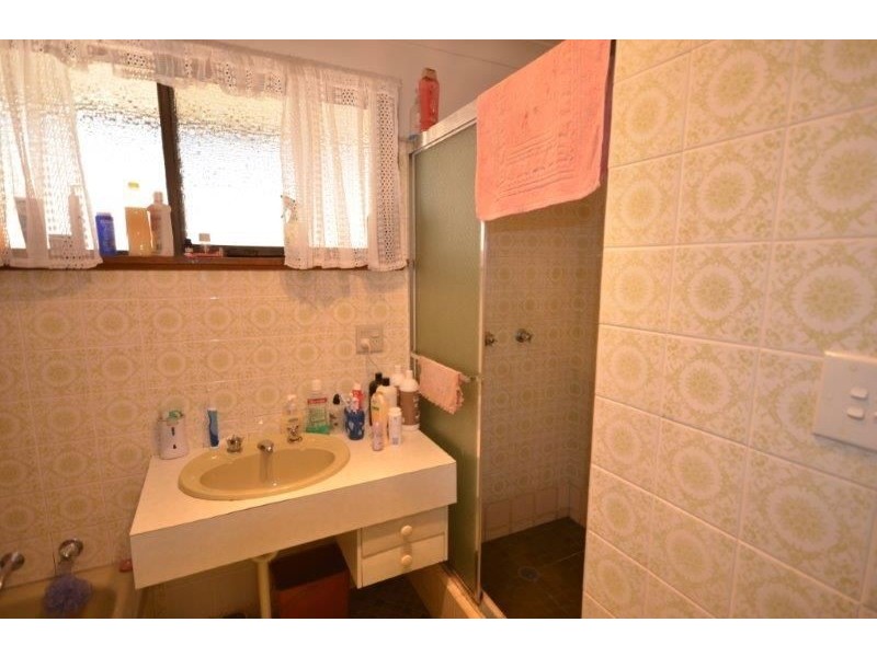 8 Azalea Ave, Wauchope NSW 2446