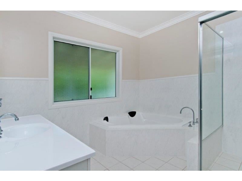 9 Erin Drive, King Creek NSW 2446