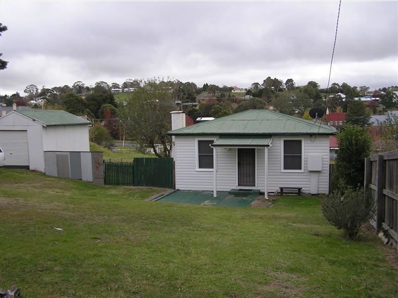 58w Memorial Ave, Walcha NSW 2354