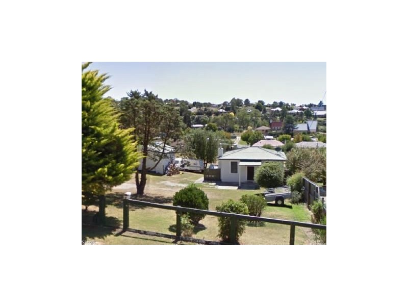 58w Memorial Ave, Walcha NSW 2354