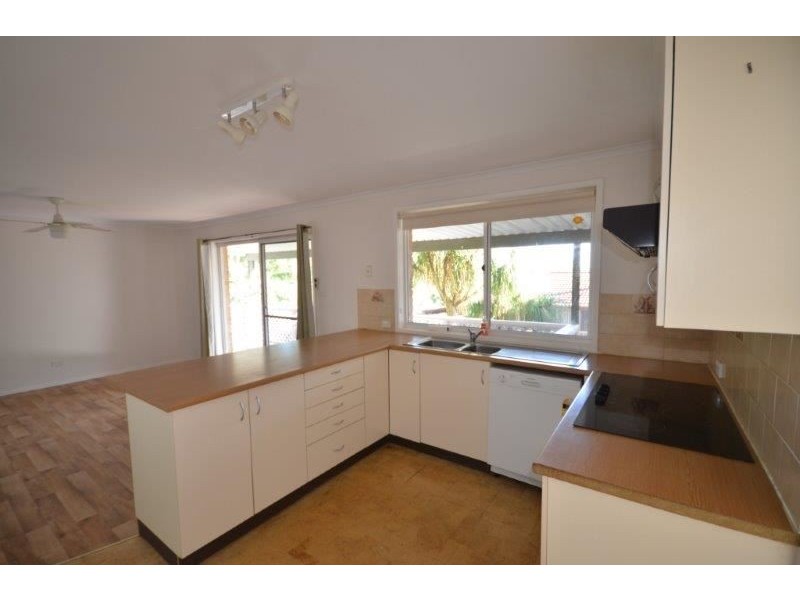 27 Burrawan Drive, Wauchope NSW 2446