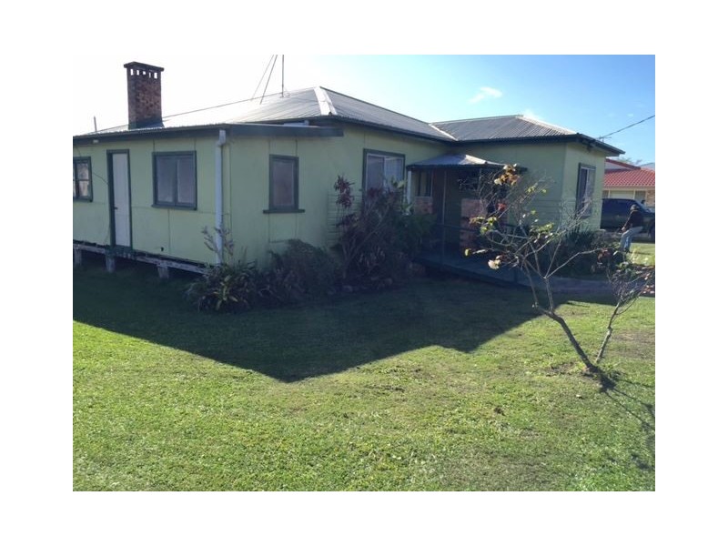 7 Main Street, Crescent Head NSW 2440