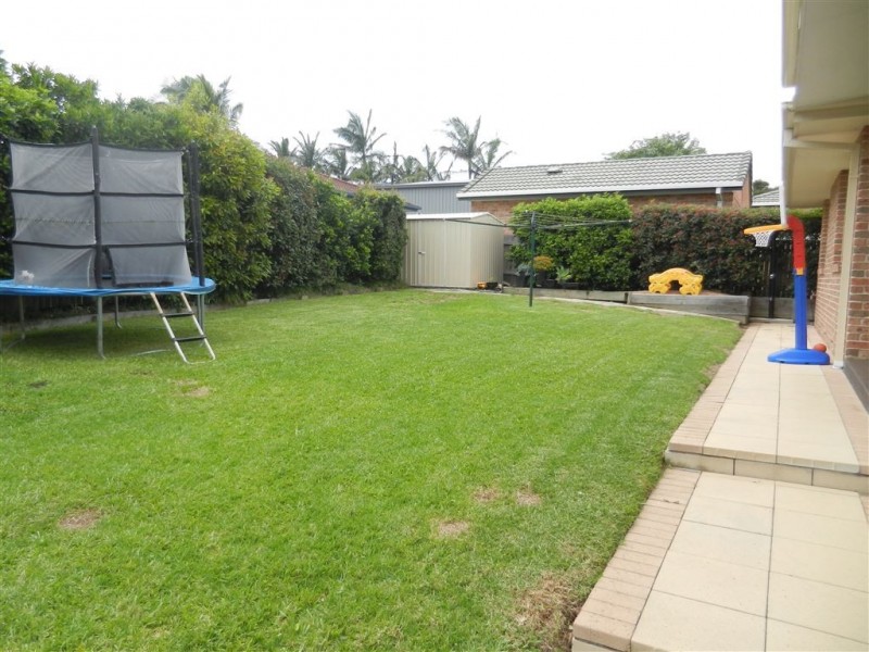 20 Abel Tasman Drive, Lake Cathie NSW 2445