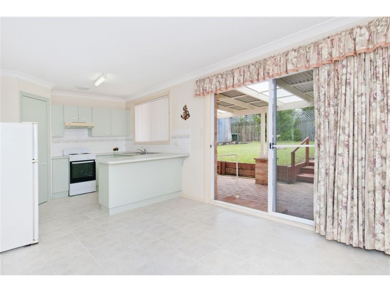 76 Fiona Crescent, Lake Cathie NSW 2445