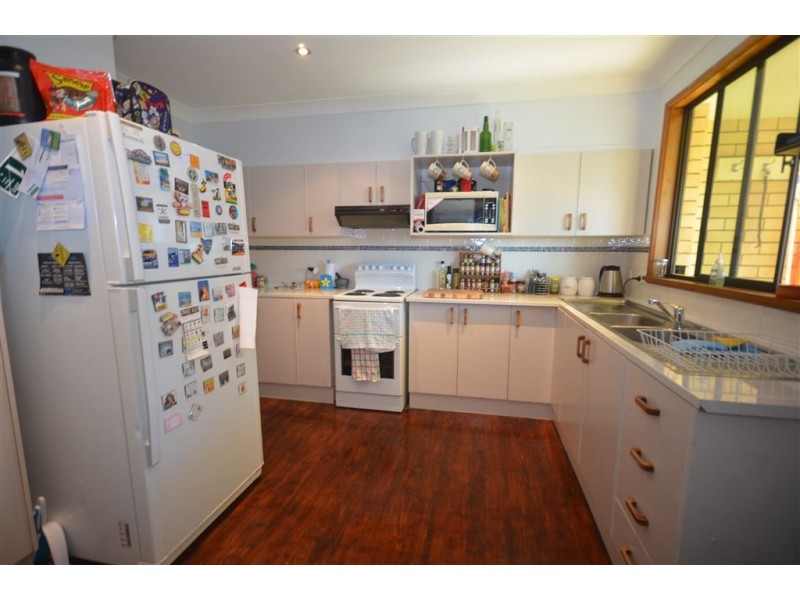 8 Azalea Ave, Wauchope NSW 2446