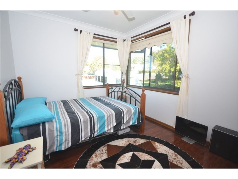 8 Azalea Ave, Wauchope NSW 2446