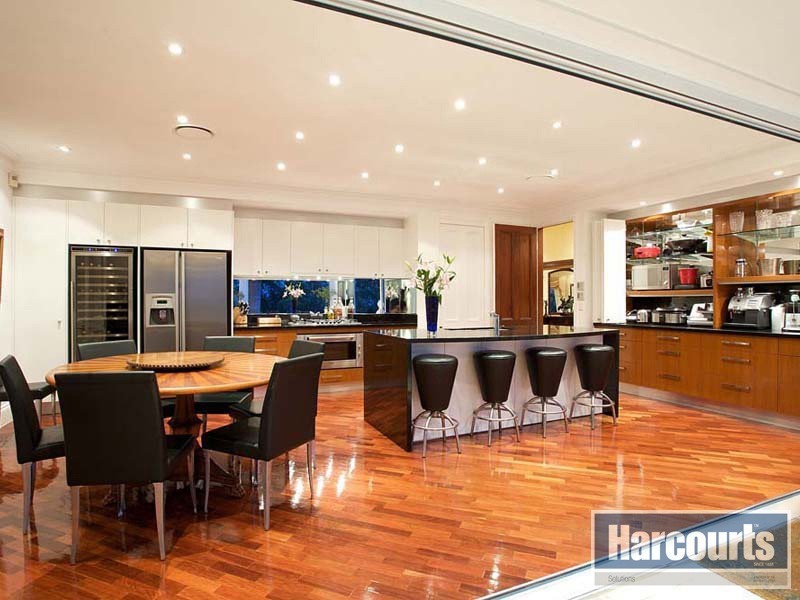 12 Clear Mountain Road, Cashmere QLD 4500