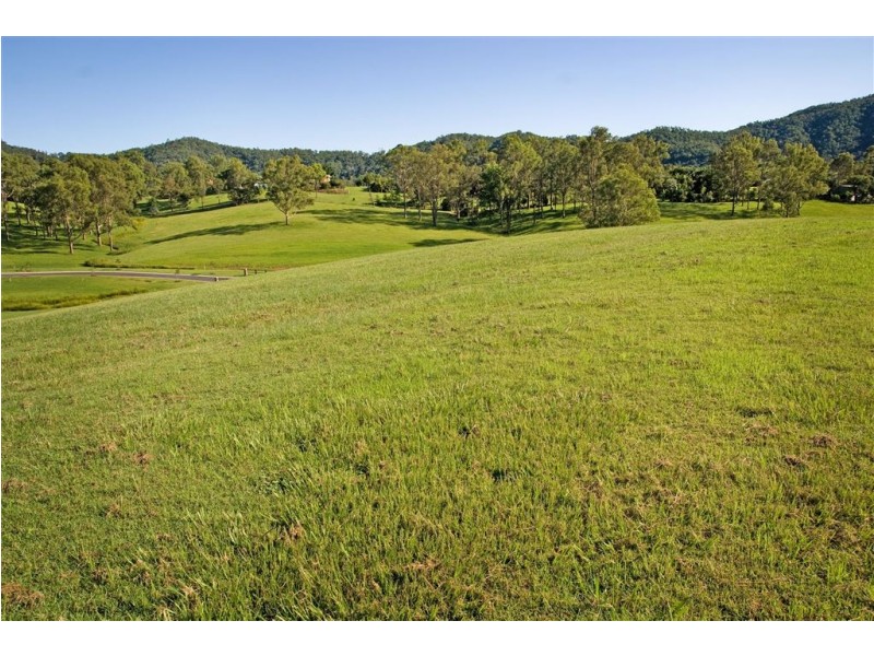 12 Haig Crescent, Samford Valley QLD 4520