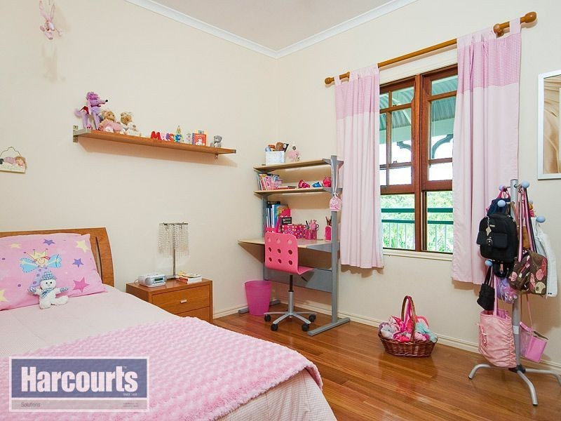 13 Woodburn Place, Ferny Hills QLD 4055