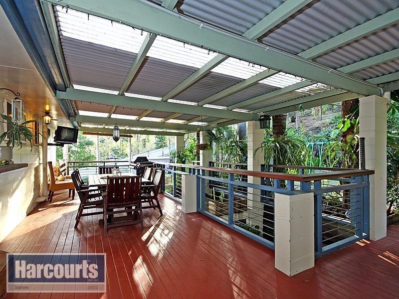 15 Wandearah Crescent, Ferny Hills QLD 4055