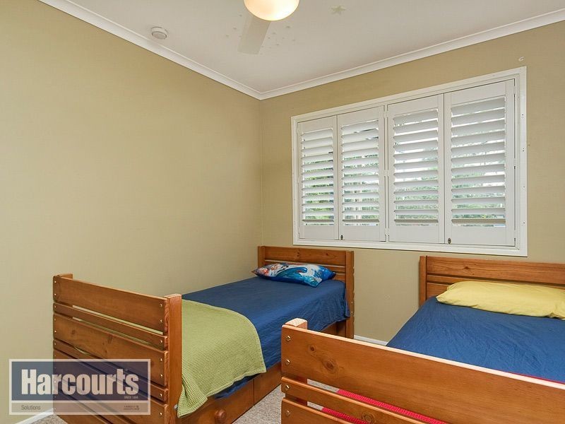 15 Wandearah Crescent, Ferny Hills QLD 4055