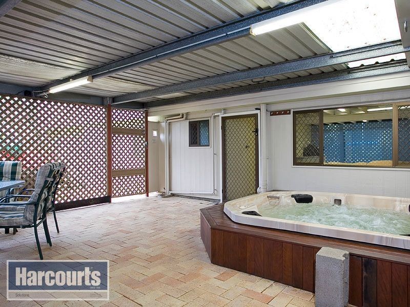 6 Kaldo Grove, Ferny Hills QLD 4055
