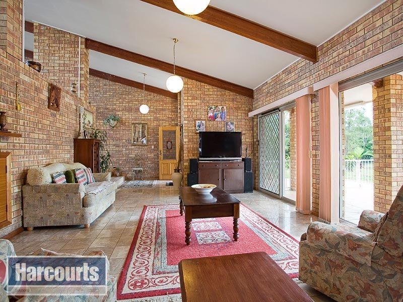 1 Navillus Parade, Samford Valley QLD 4520