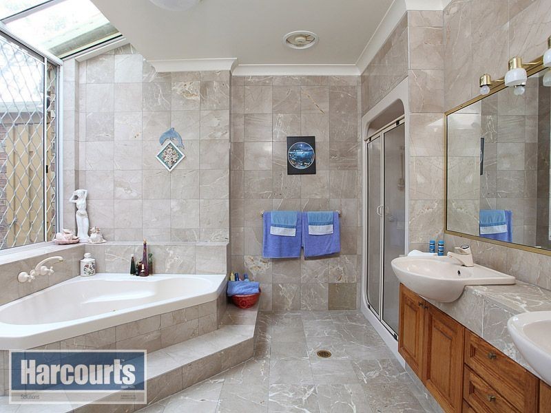 1 Navillus Parade, Samford Valley QLD 4520