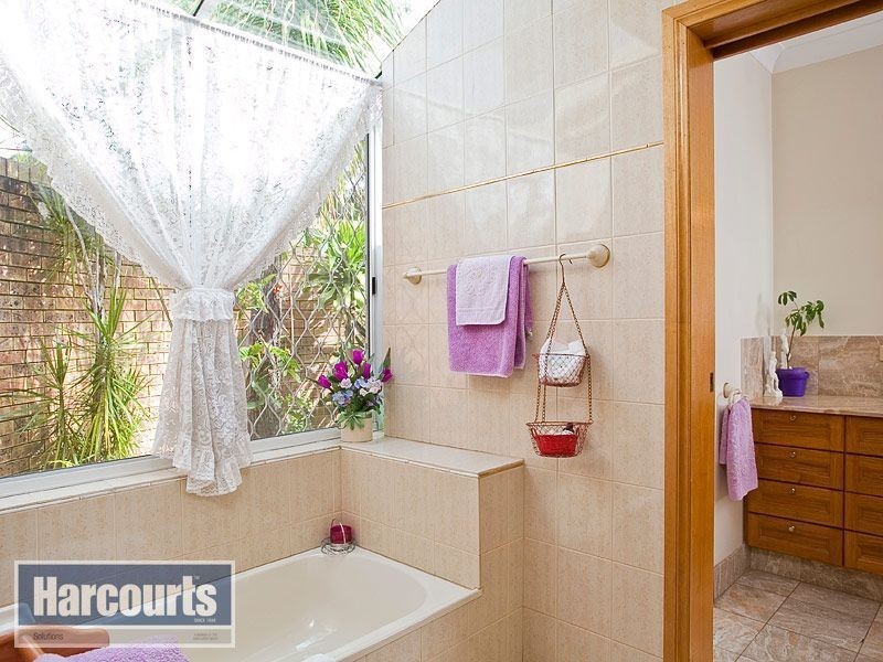 1 Navillus Parade, Samford Valley QLD 4520