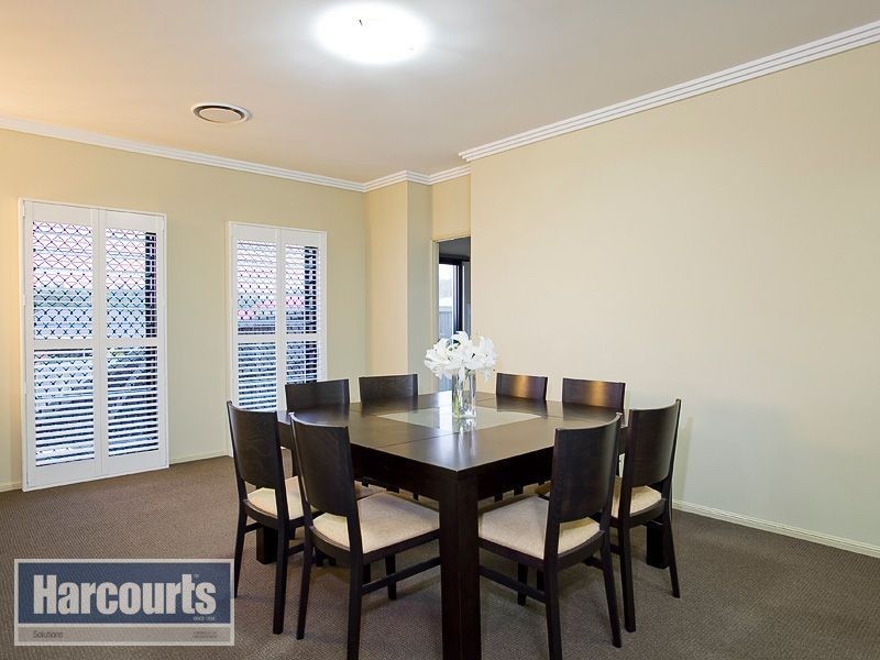 11 Pickering Place, Upper Kedron QLD 4055