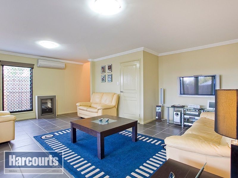 11 Pickering Place, Upper Kedron QLD 4055