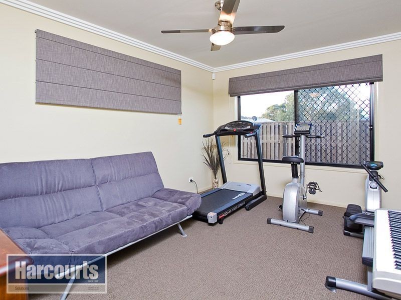 11 Pickering Place, Upper Kedron QLD 4055