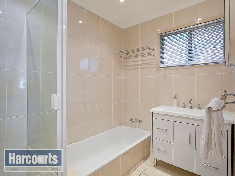 22 Allara Crescent, Ferny Hills QLD 4055