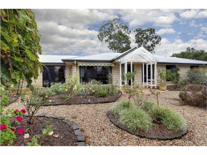 11 Willem Drive, Draper QLD 4520