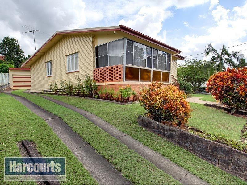 60 Wilgarning Street, Stafford Heights QLD 4053