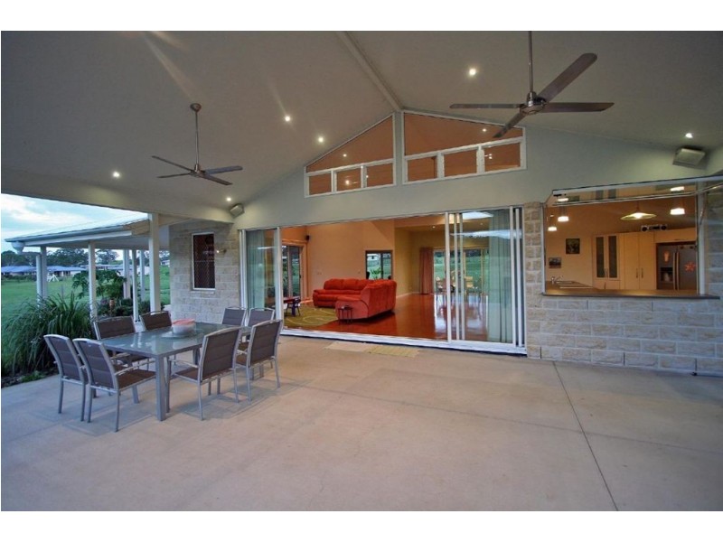8 Sovereign Way, Samford QLD 4520